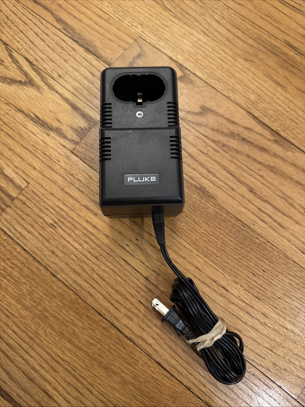 Genuine Fluke PM8906/803 120V Ni-Cd Quick Charger