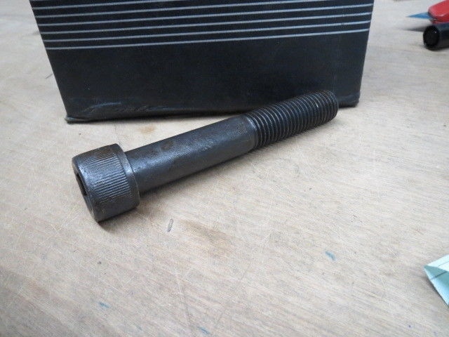 M16 X 100 SOCKET HEAD CAP SCREW 25 PCS (LL0863A)