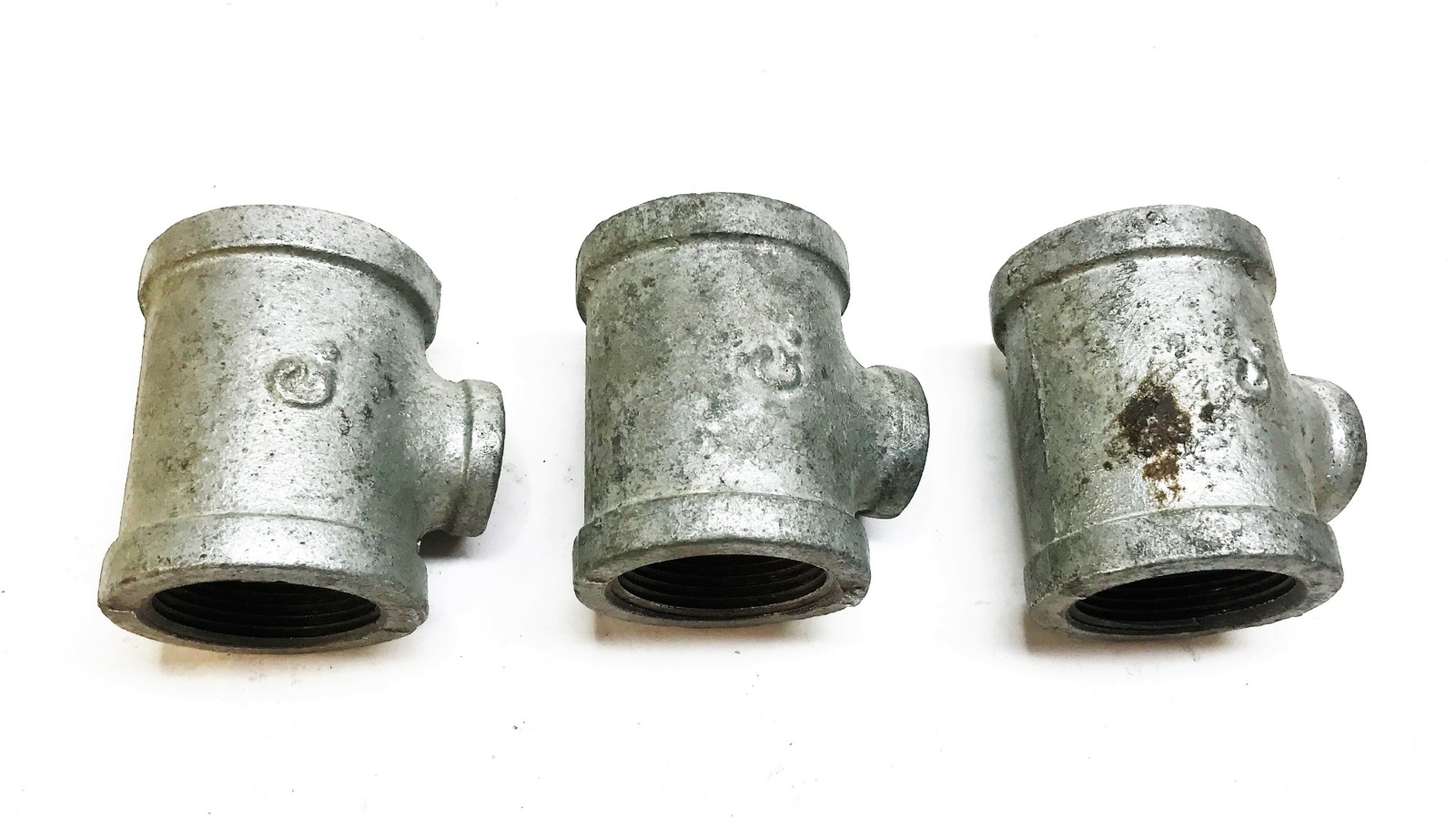 Unbranded Galvanized 1-1/2″ x 3/4″ x 1-1/2″ Tee Coupling [Lot of 3] NOS