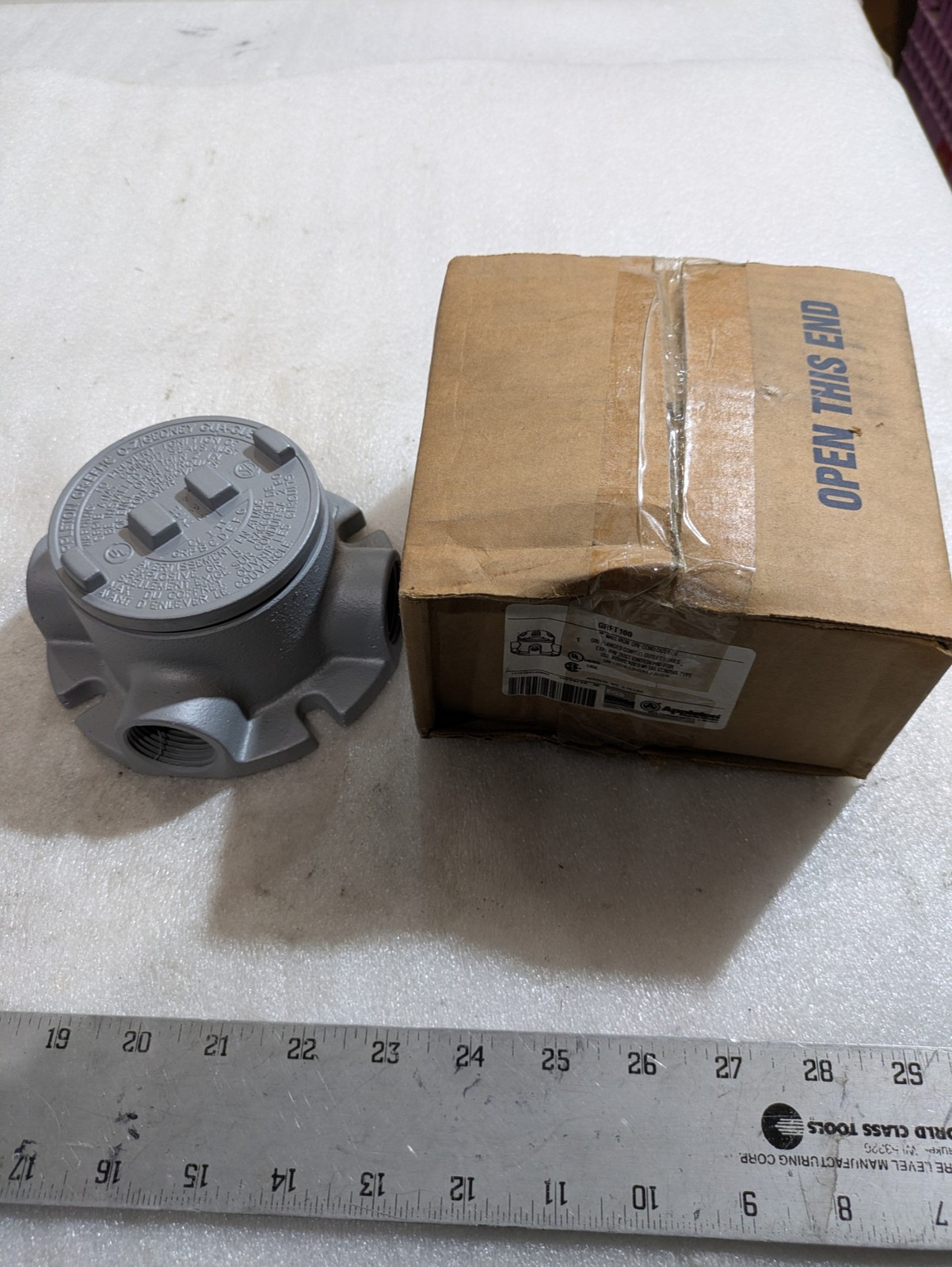 Appleton GRFT100 1in Explosionproof Conduit Outlet Box 3 Hub Iron Industrial OEM