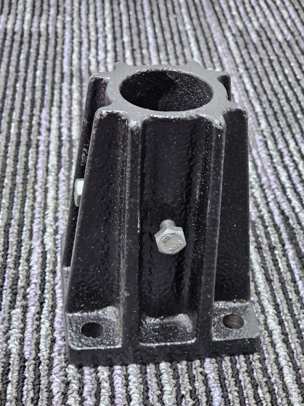 Global Industrial 940374 Single Socket Base for Pedestrian Barrier Black