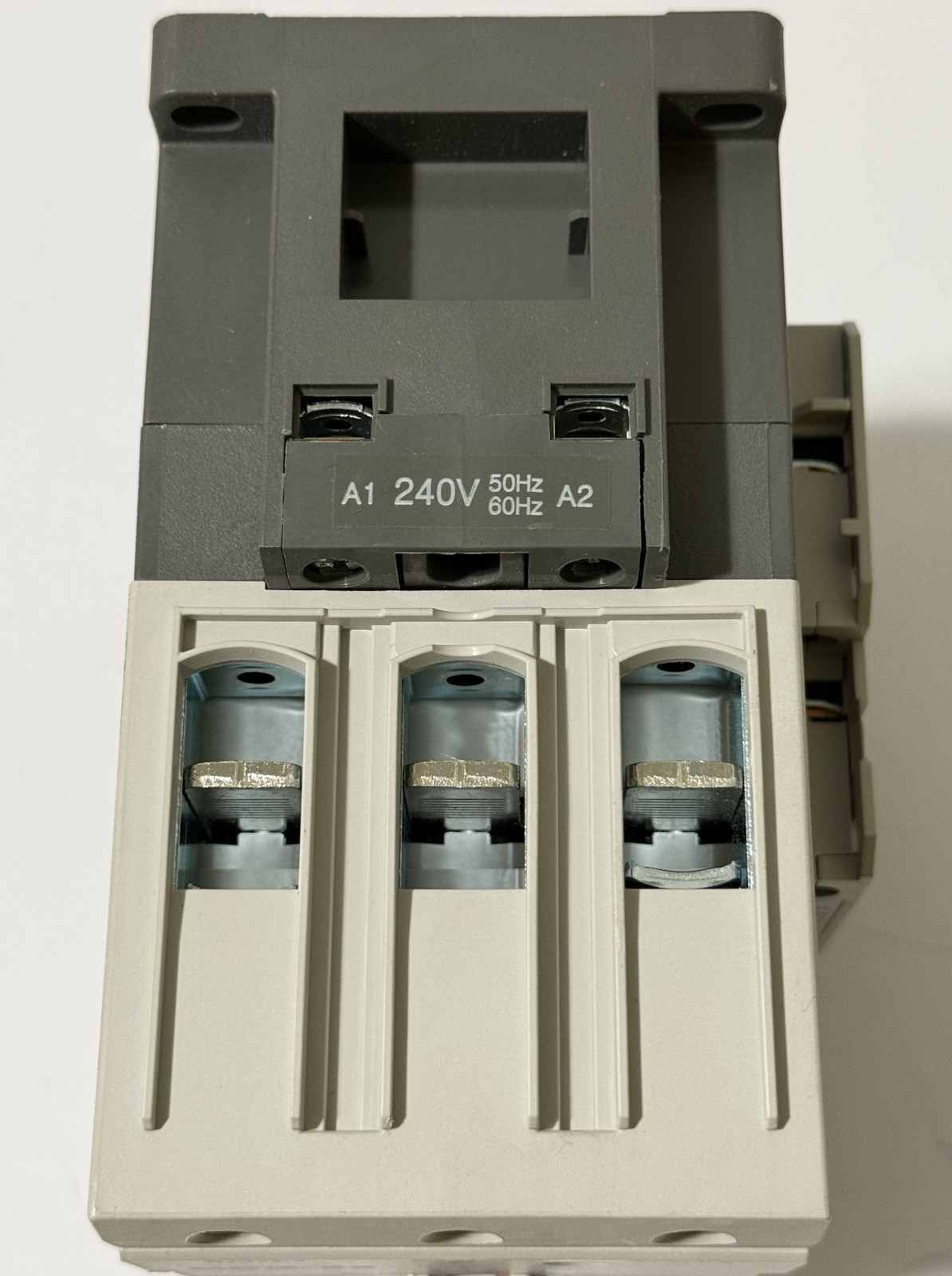MCG INDUSTRIAL MCG-85/11-240V MAGNETIC CONTACTOR 240V 50/60Hz 1N01NC