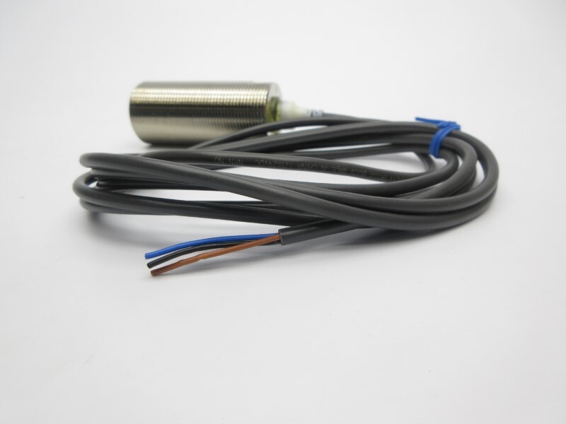 OMRON E2A-M30LS15-WP-C1 12-24VDC NSNP