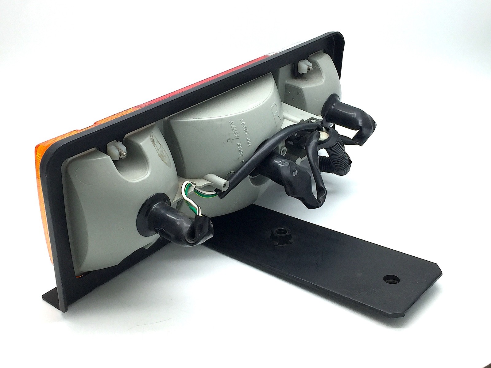 Toyota 36-10 Right Rear Tail Light Lamp & Mounting Bracket suits Landcruiser FJ7