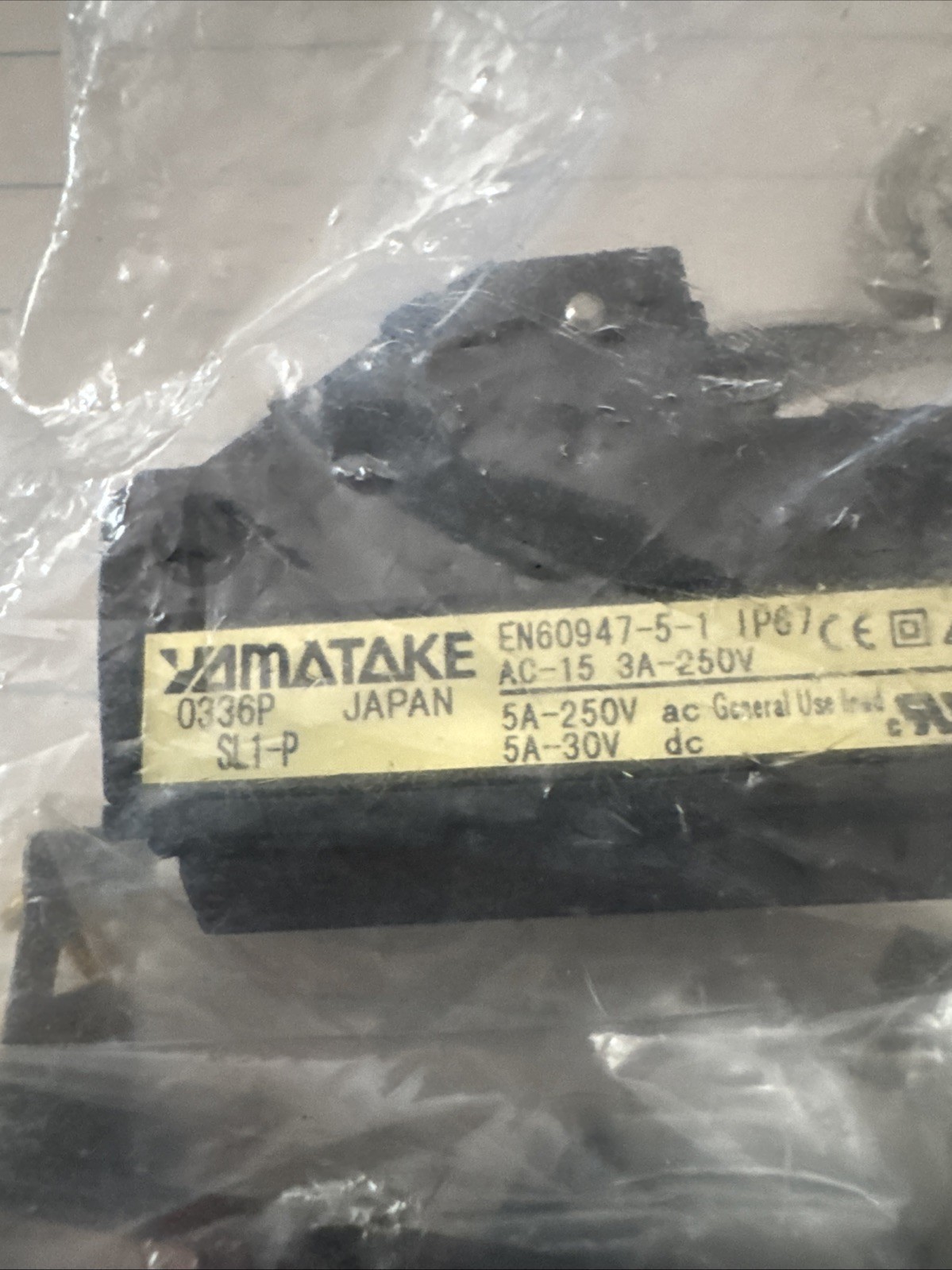 Yamatake EN60947-5-1 IP67 Safety Switch NEW SEALED PKG FAST SHIP
