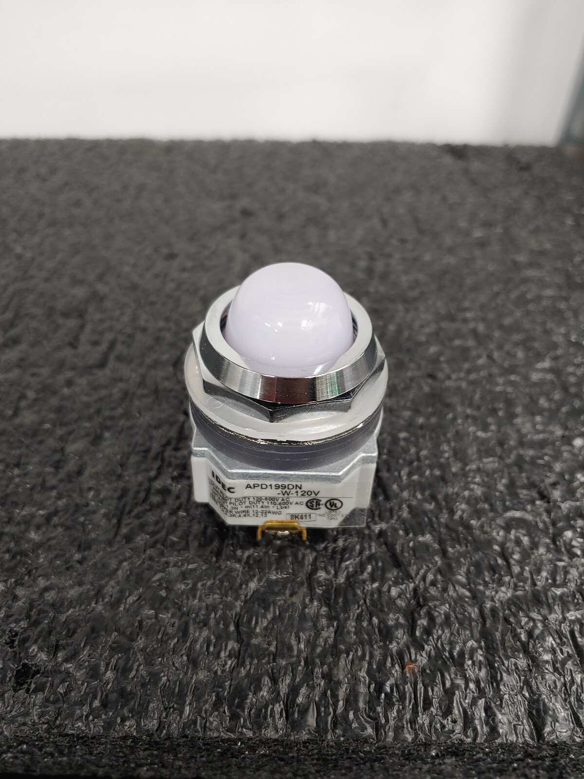 IDEC APD199DN-W-120V 30mm Pilot Light White