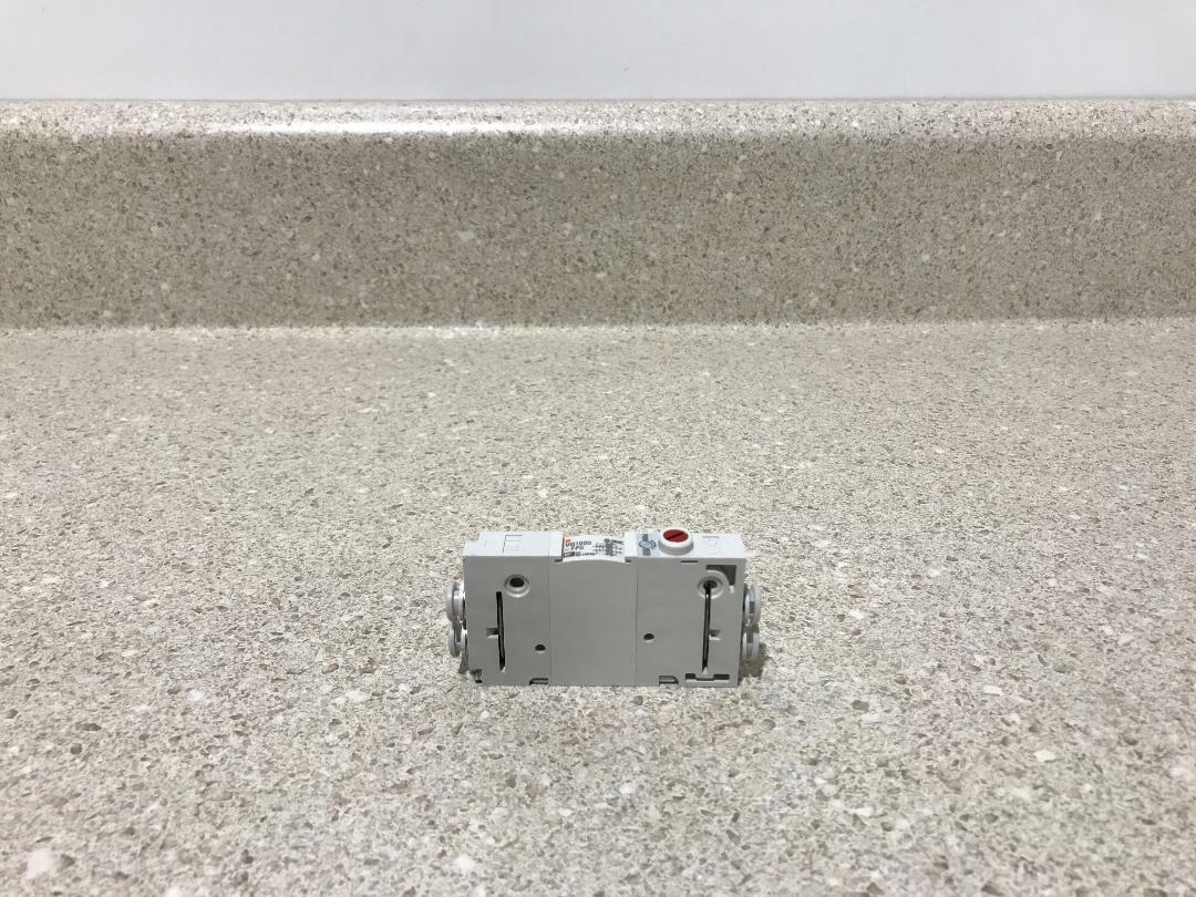 SMC VQ1000-FPG-C6C6 NEW