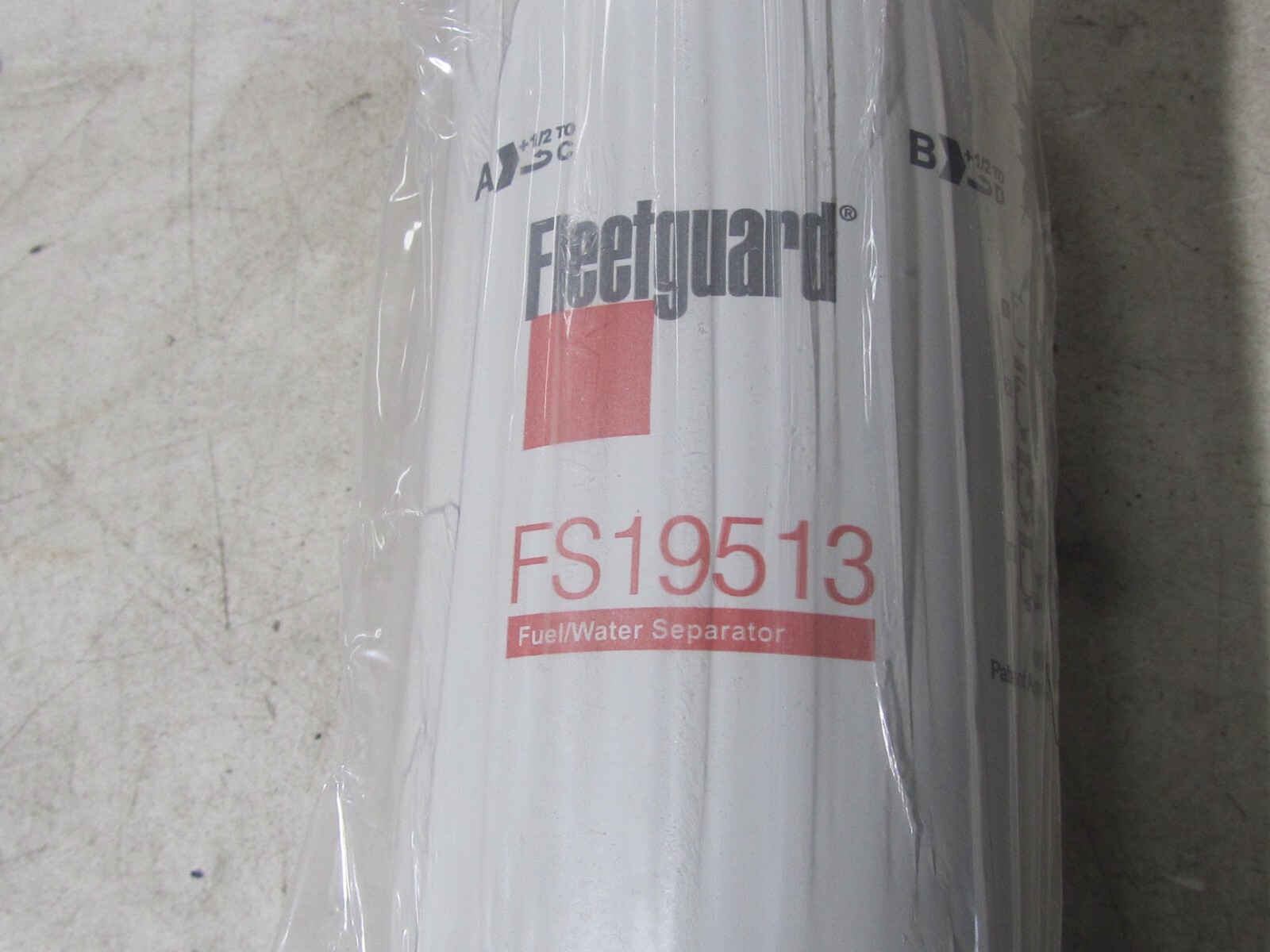 NEW GENUINE OEM Fleetguard Separator Fuel/Water FS19513