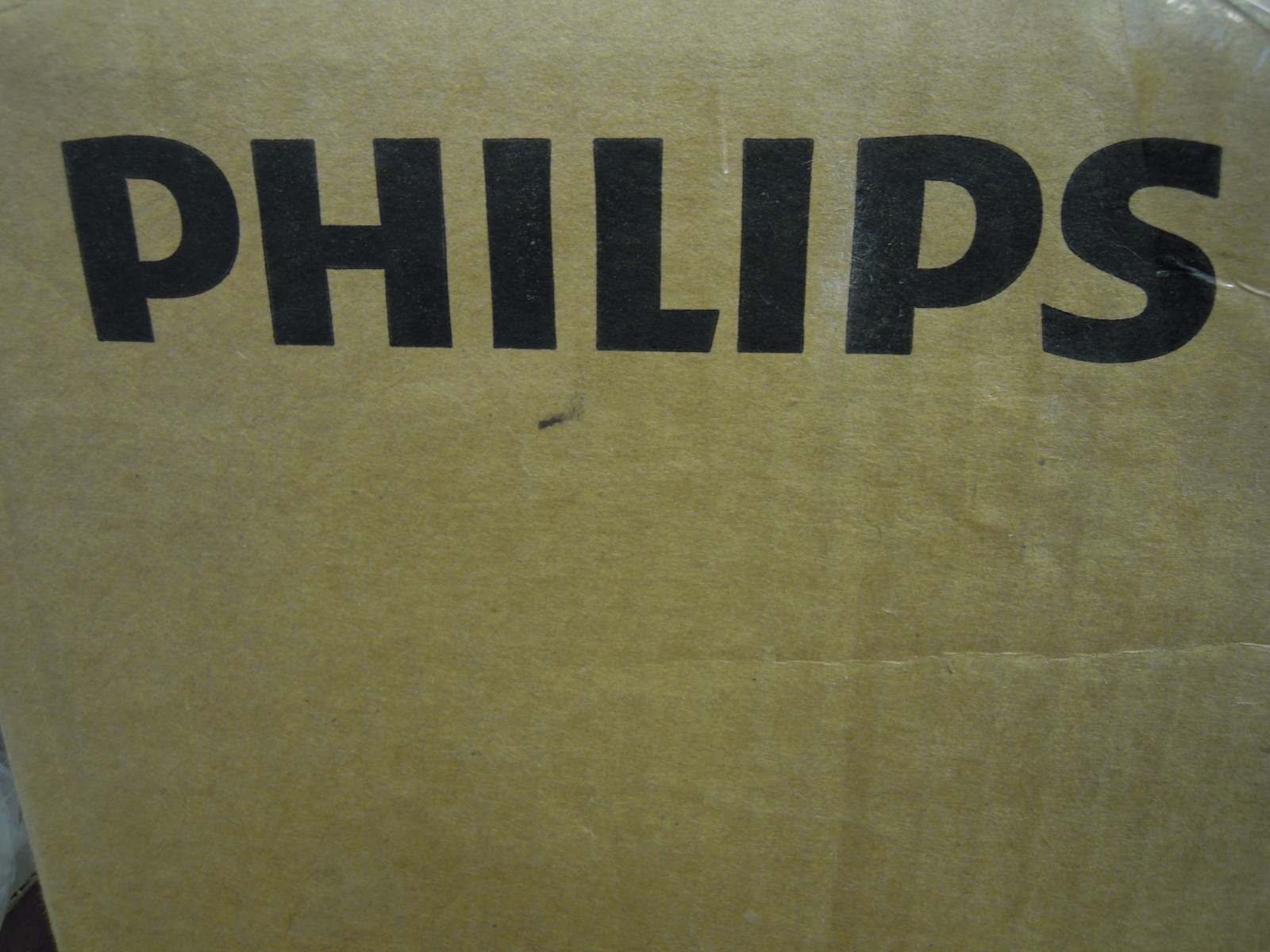 PHILIPS 8UC117W-UNV DAY-BRITE 2ft FLUORESCENT LUMINAIRE 17W T8 *** NEW
