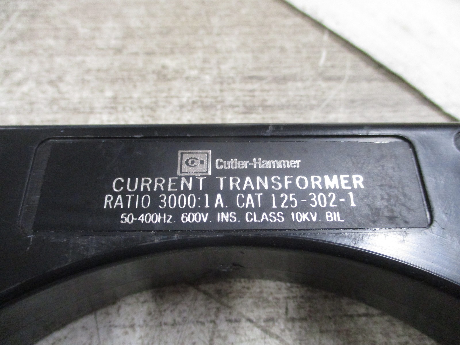 Cutler-Hammer Current Transformer 125-302-1 Ratio 3000:1A 600V 50-400Hz 10KV BIL