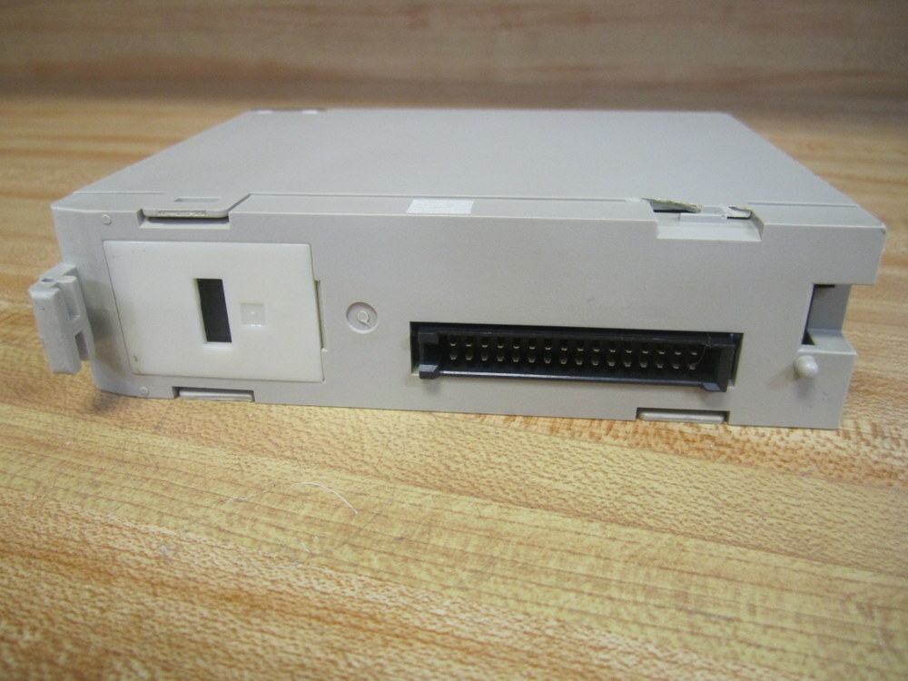 Omron C200H-0C225 Output Module C200H0C225