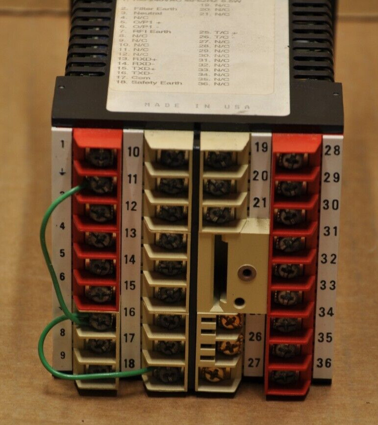 EUROTHERM 818P4/TC/RLGC TEMPERATURE CONTROLLER