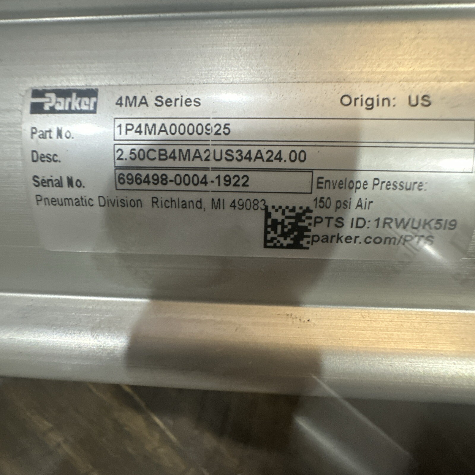 Parker Pneumatic 1P4MA0000925 2.50CB4MA2US34A24.00. New