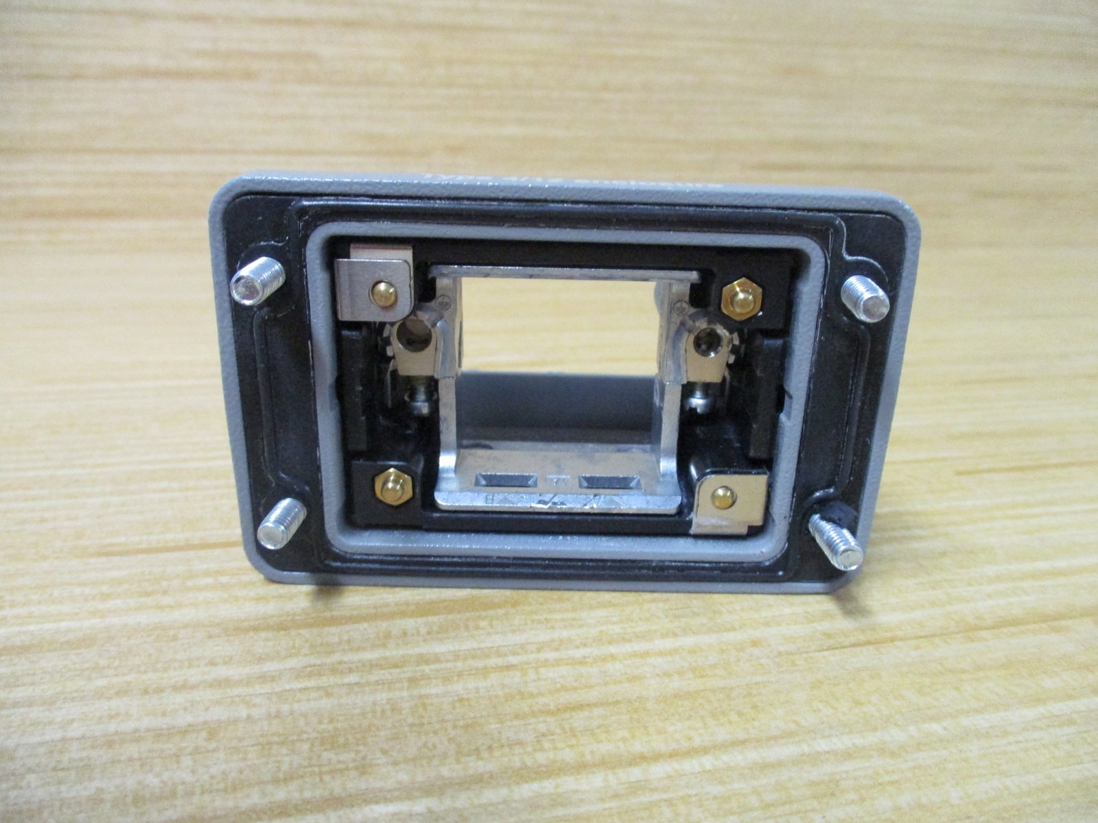 Harting 09300060391 Bulkhead Housing Mounted