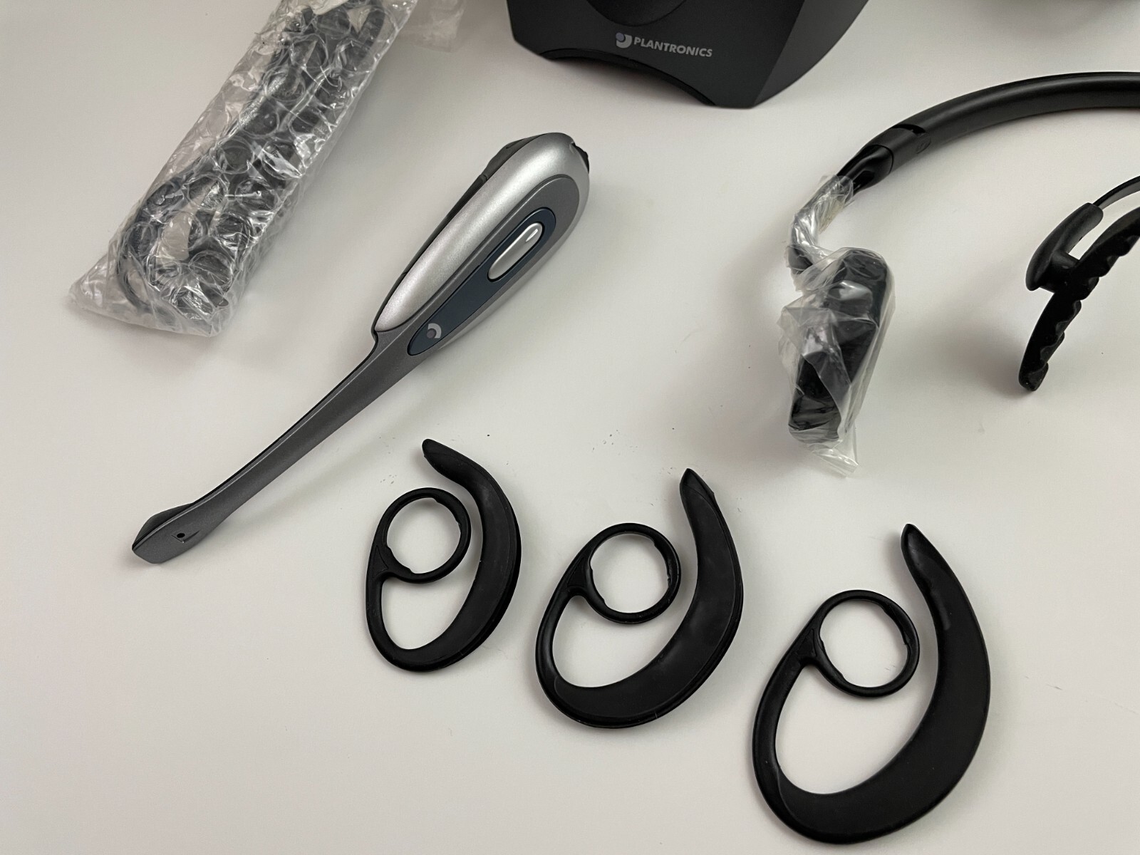 Plantronics CS50 Wireless Office Headset System-Original Brand New