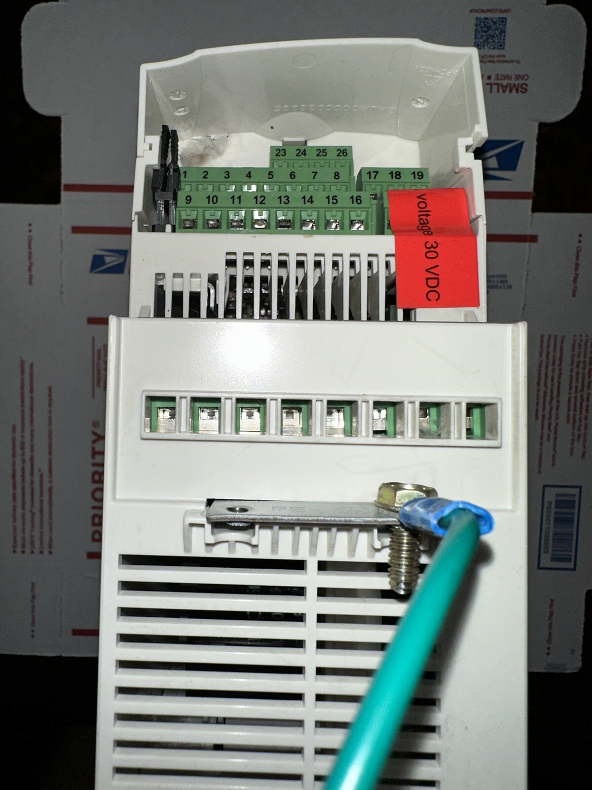 ABB ACS320-03U-02A4-4 DAIKIN VFD INVERTER DRIVE