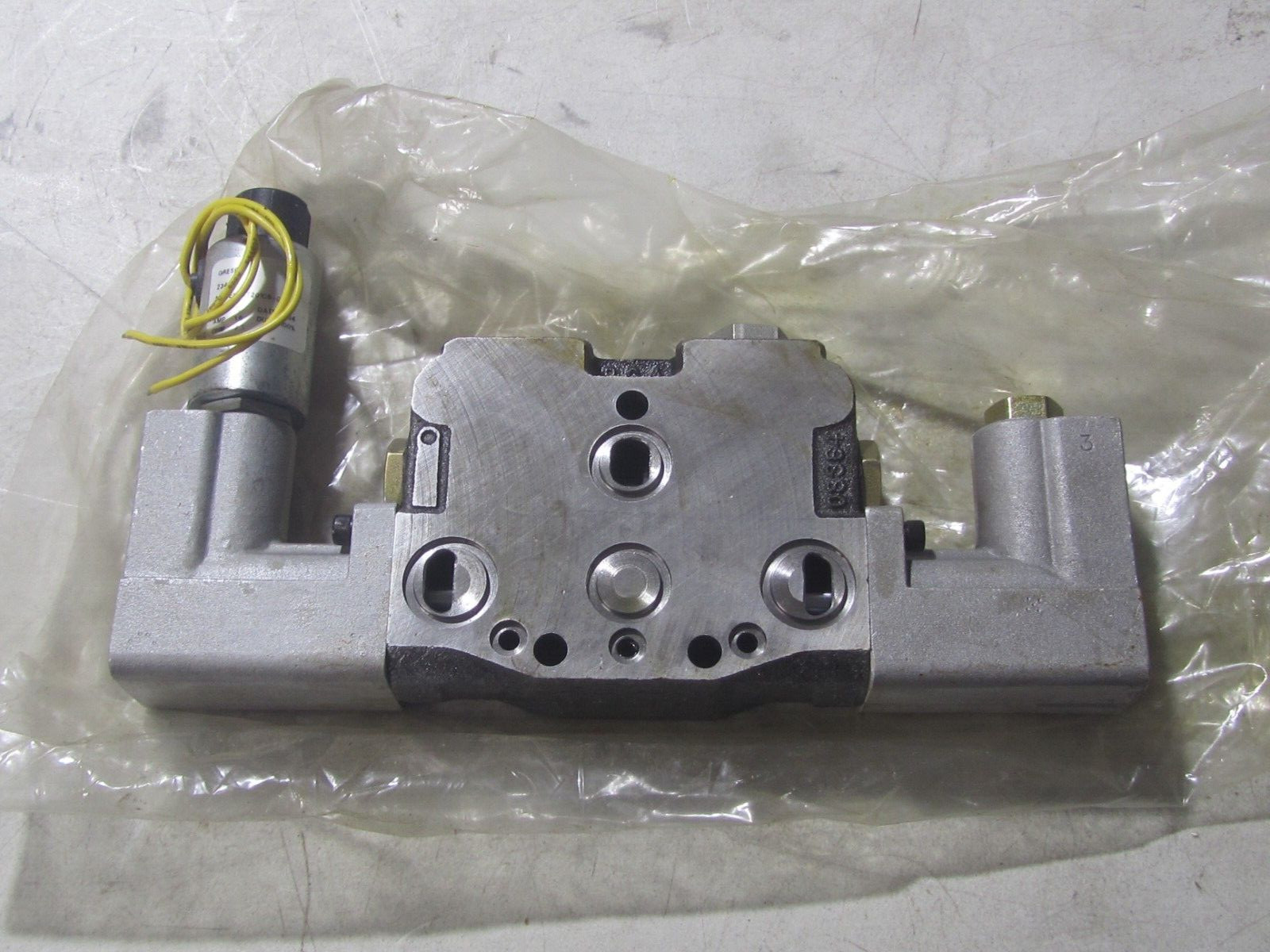 Gresen 13650060 V20 Solenoid Operated Work Section 20PC-LS-10-02-15-EPC-1-12
