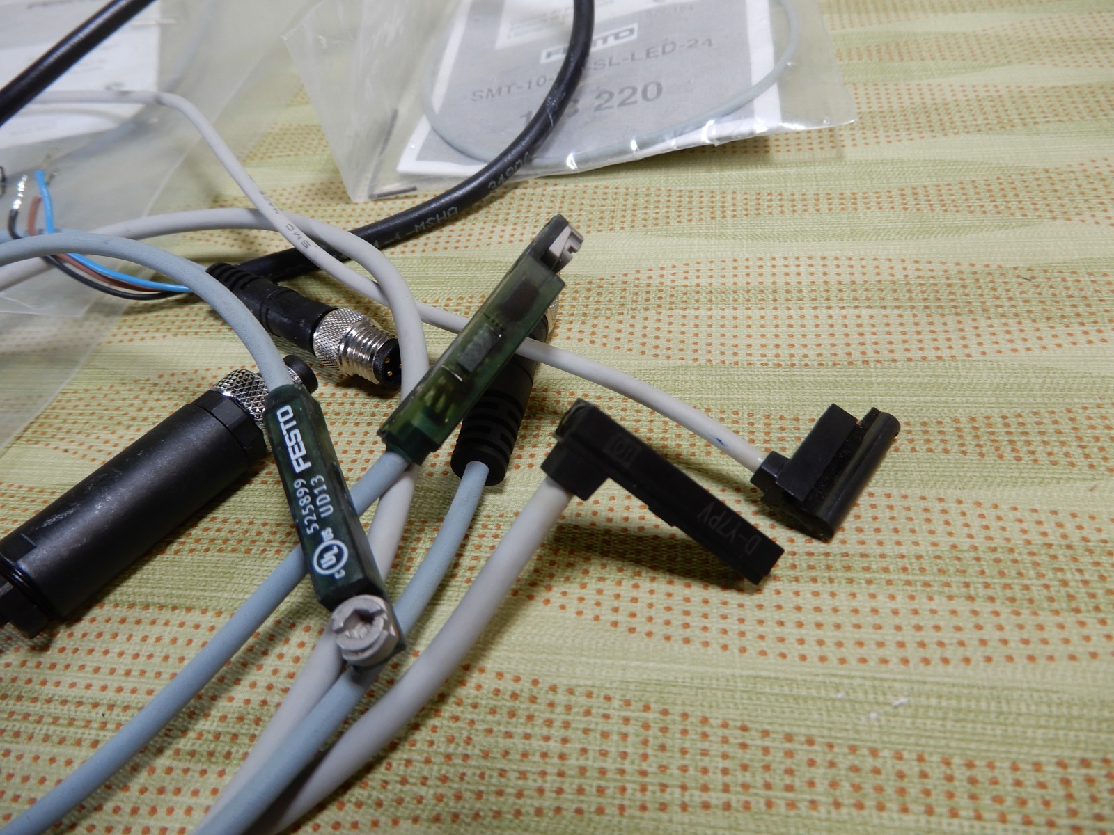 Festo Lot of Proximity Sensors Shown 173 220, SMT-10F 24V (2) NOS BX