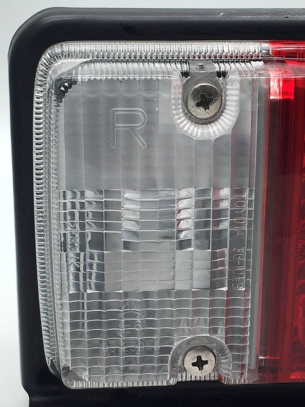 Toyota 36-10 Right Rear Tail Light Lamp & Mounting Bracket suits Landcruiser FJ7
