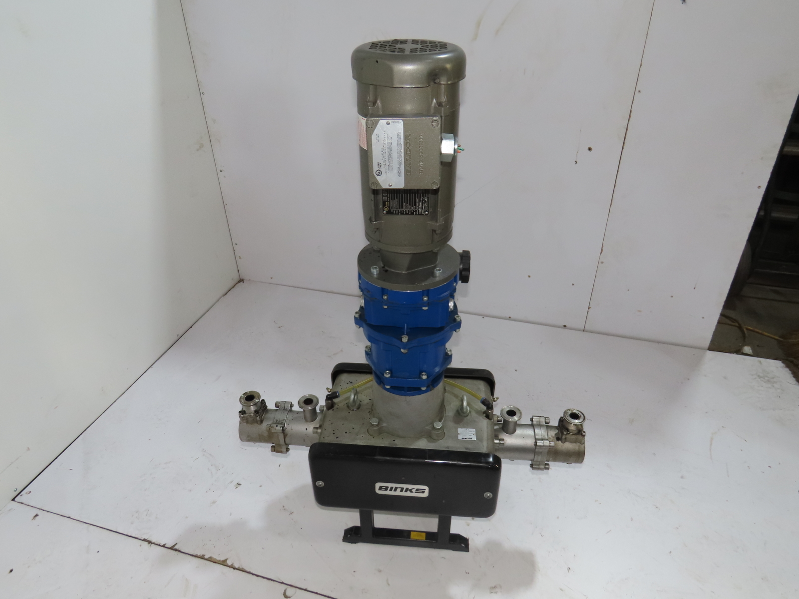 Binks 104018-PKG E2-15 Smart Pump 1HP 3Ph 1″ Ports