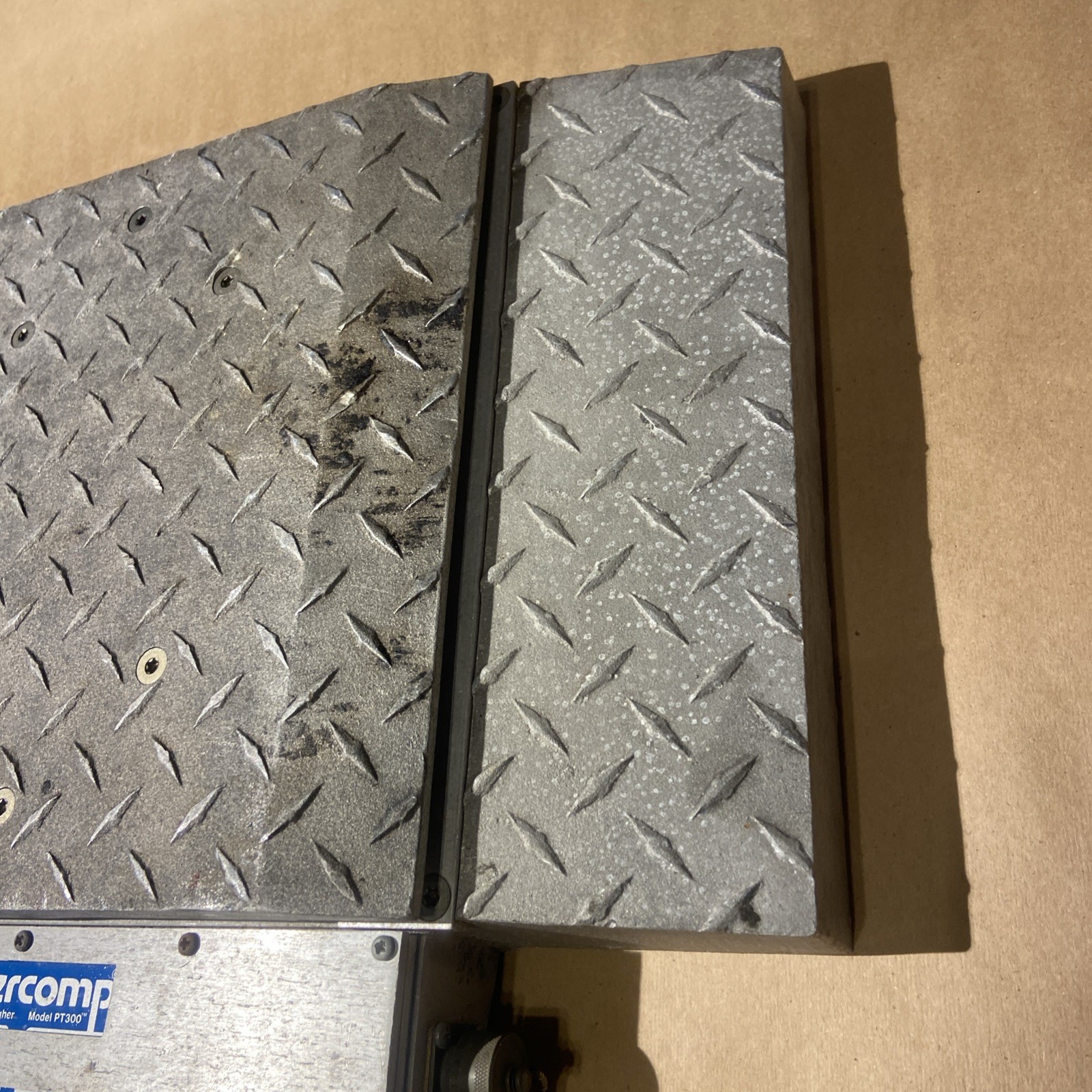 Intercomp PT300 Wheel Load Electric Scale 20,000 lb. Portable Aluminum Weighing