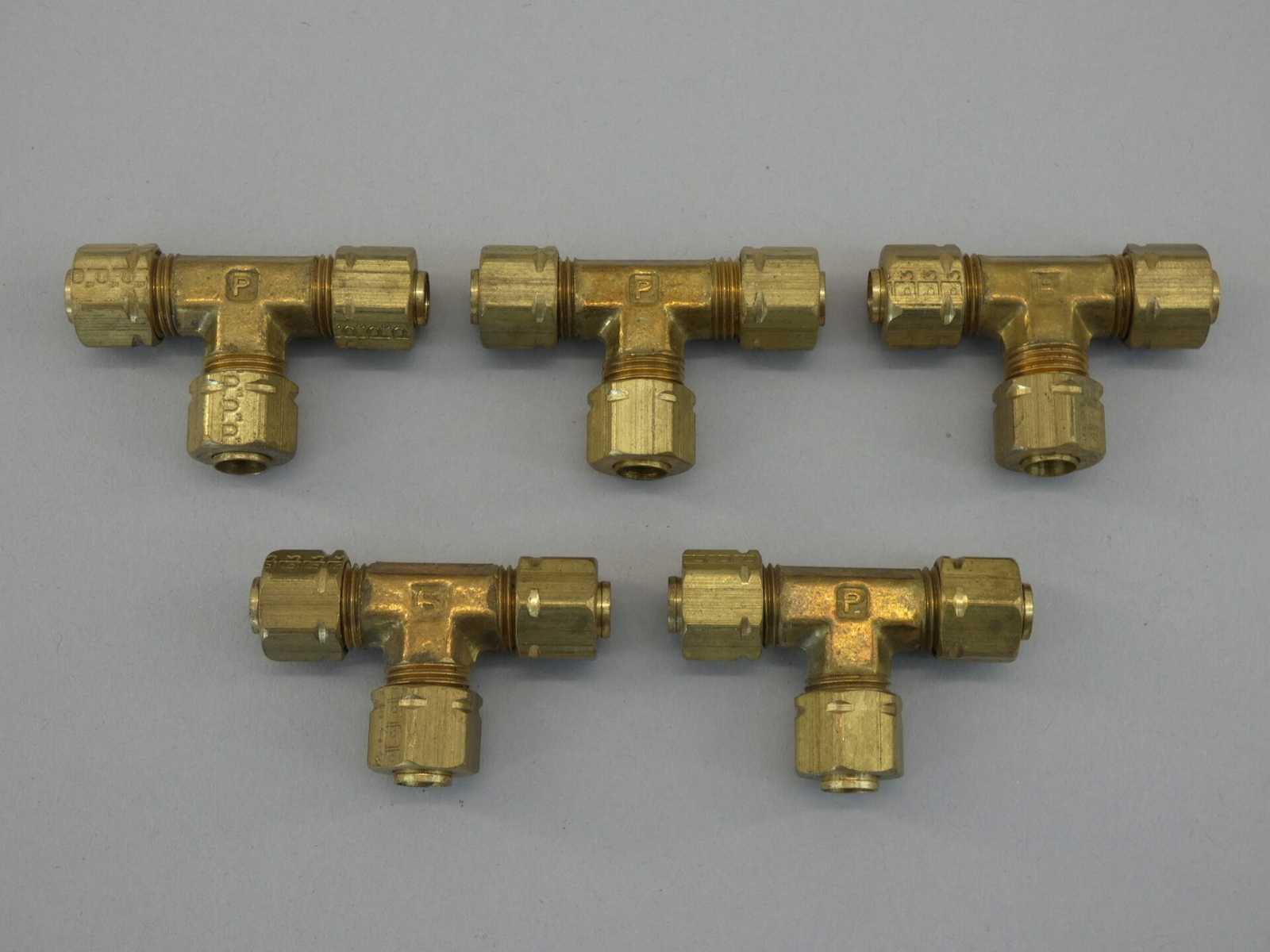 *Lot of 5* Parker Brass Fitting Union Tee Compression 1/4″ Tube 1/2″ Hex – NE…