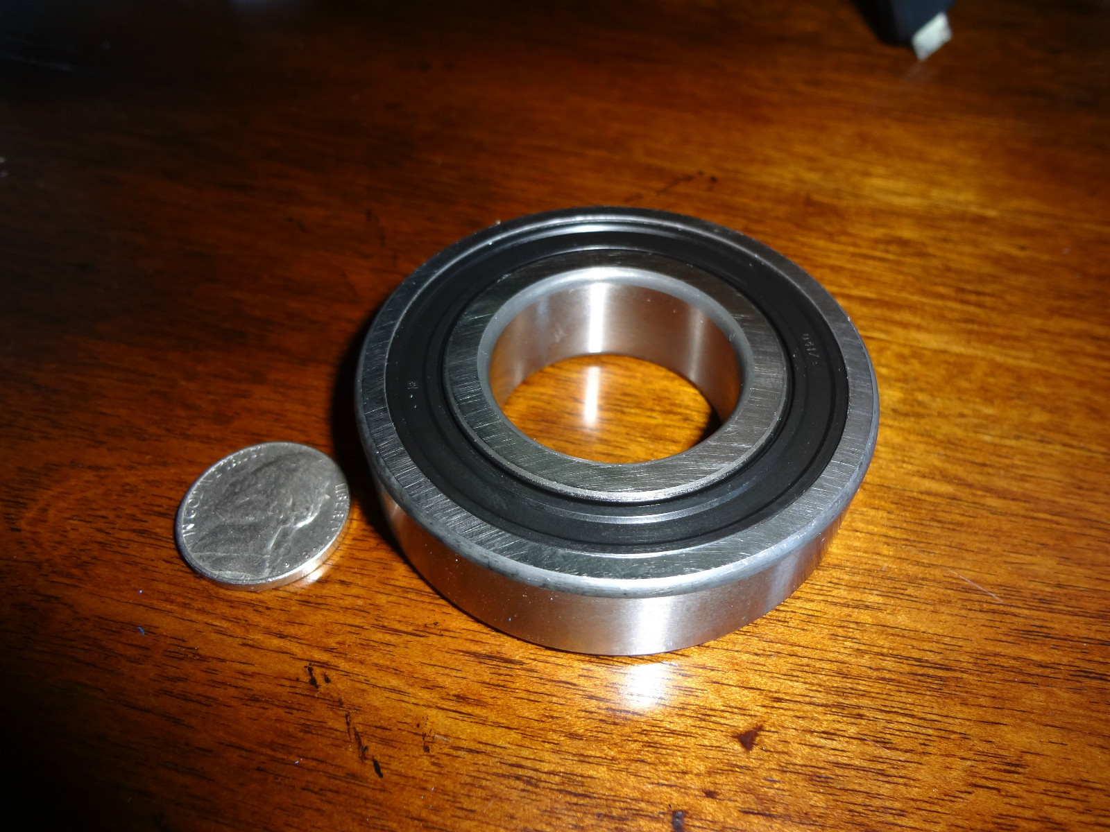 SKF 6206 2RS1 / LH75SVU150 sealed roller bearing ABEC # 1 m60 M113 M939 mk45