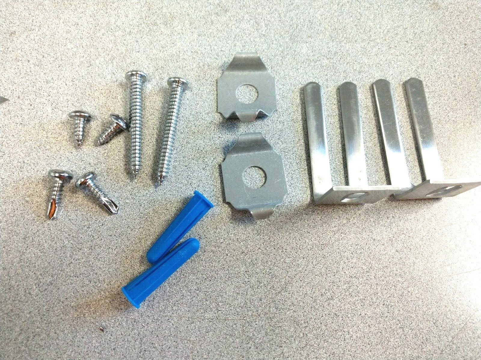 SENTRY SUPPLY PILASTER SUPPORT HDWE BRACKET KIT FOR 1/1/8 & 1 1/4″ THICK POSTS