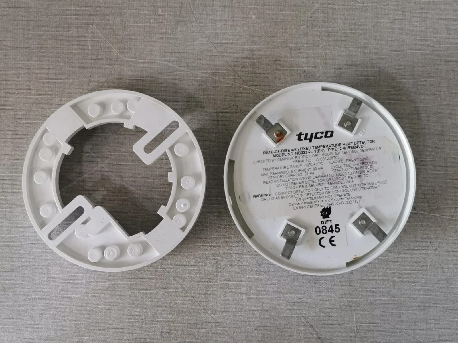 TYCO NB323-2L-T Heat Detector 2-Wire 24VDC ROR Fixed Temperature New OLD BOX