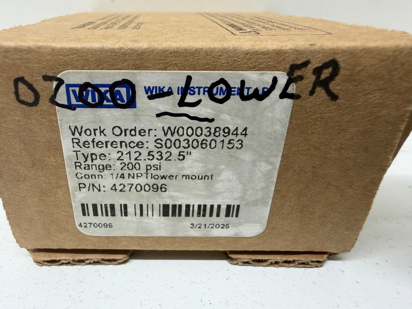 NEW IN BOX! WIKA 200PSI 1/4″ NPT PRESSURE GAUGE 212.53 2.5″ 4270096