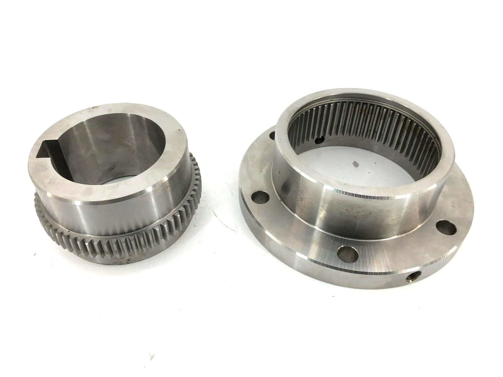 New Ameridrives 015611-22 Flex Hub and Sleeve 3-1/2″ Bore 8-1/4″ Flange