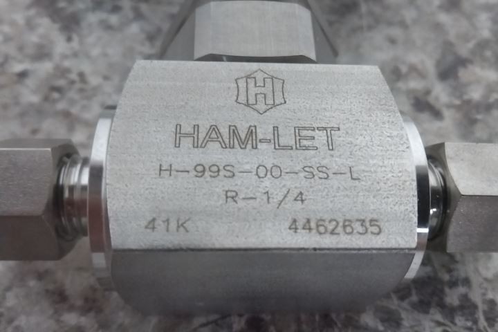 Ham-Let H-99S-00-SS-L-R-1/4 1/4 In Pipe Size Plumbing Needle Valve
