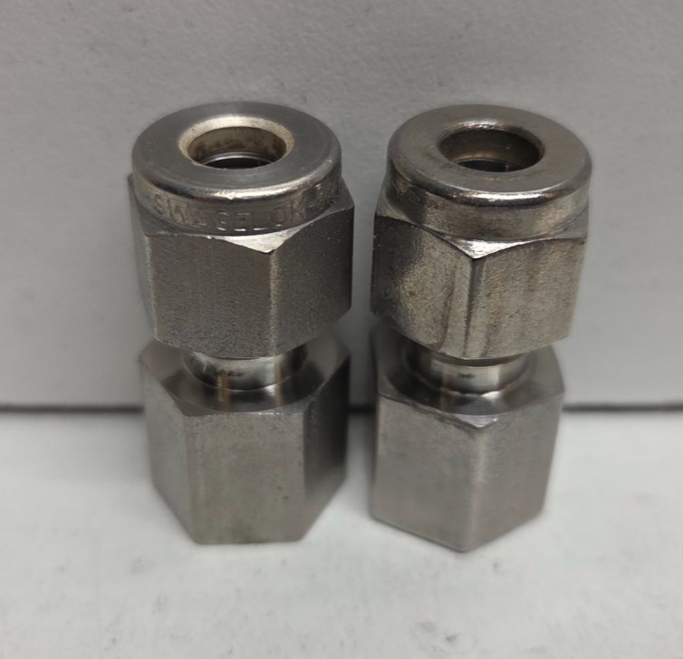 LOT OF 2 NEW! SWAGELOK/PARKER 1/4″TUBE OD X 1/8″FNPT 316 CONNECTORS SS-400-7-2