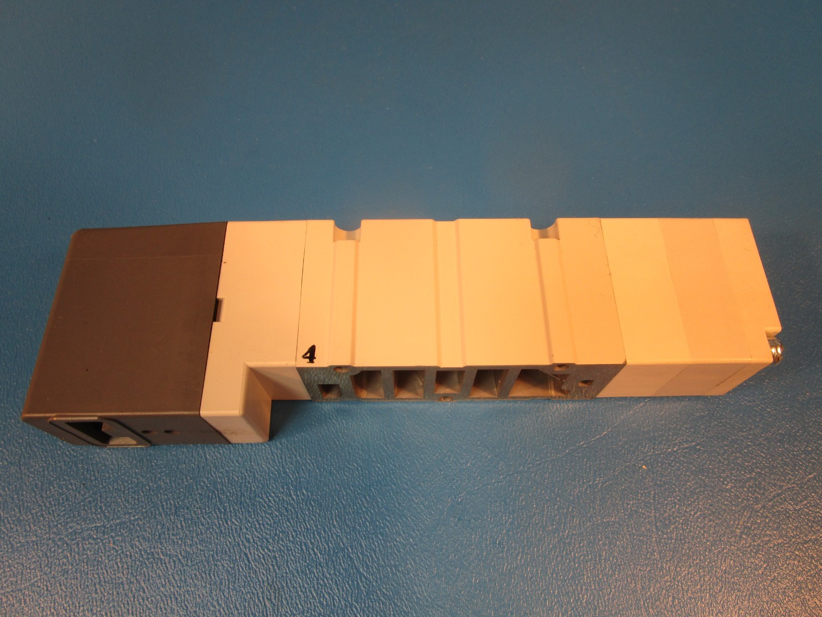 SMC VQC4401-51, SOLENOID VALVE, PLUG-IN, 5 PORTS, 0.2-1.0 MPA