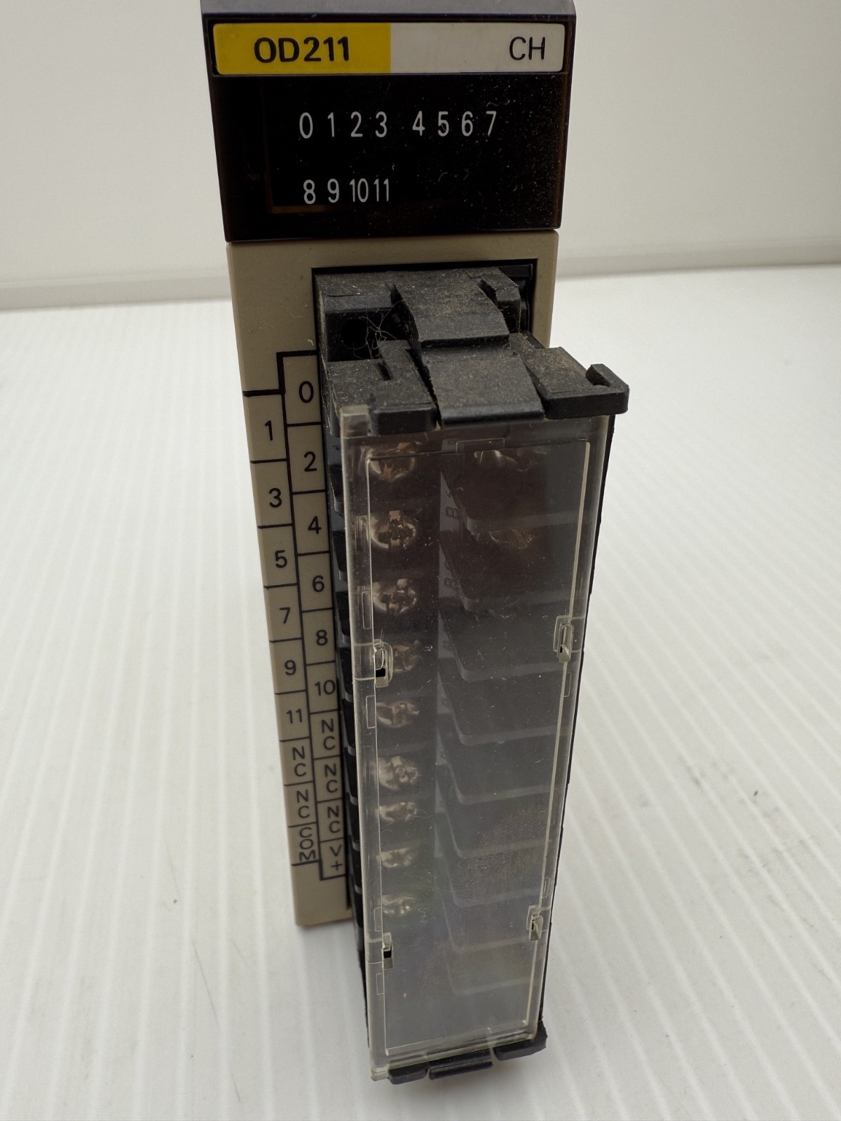 Omron C200H-0D211 Output Unit C200H0D211