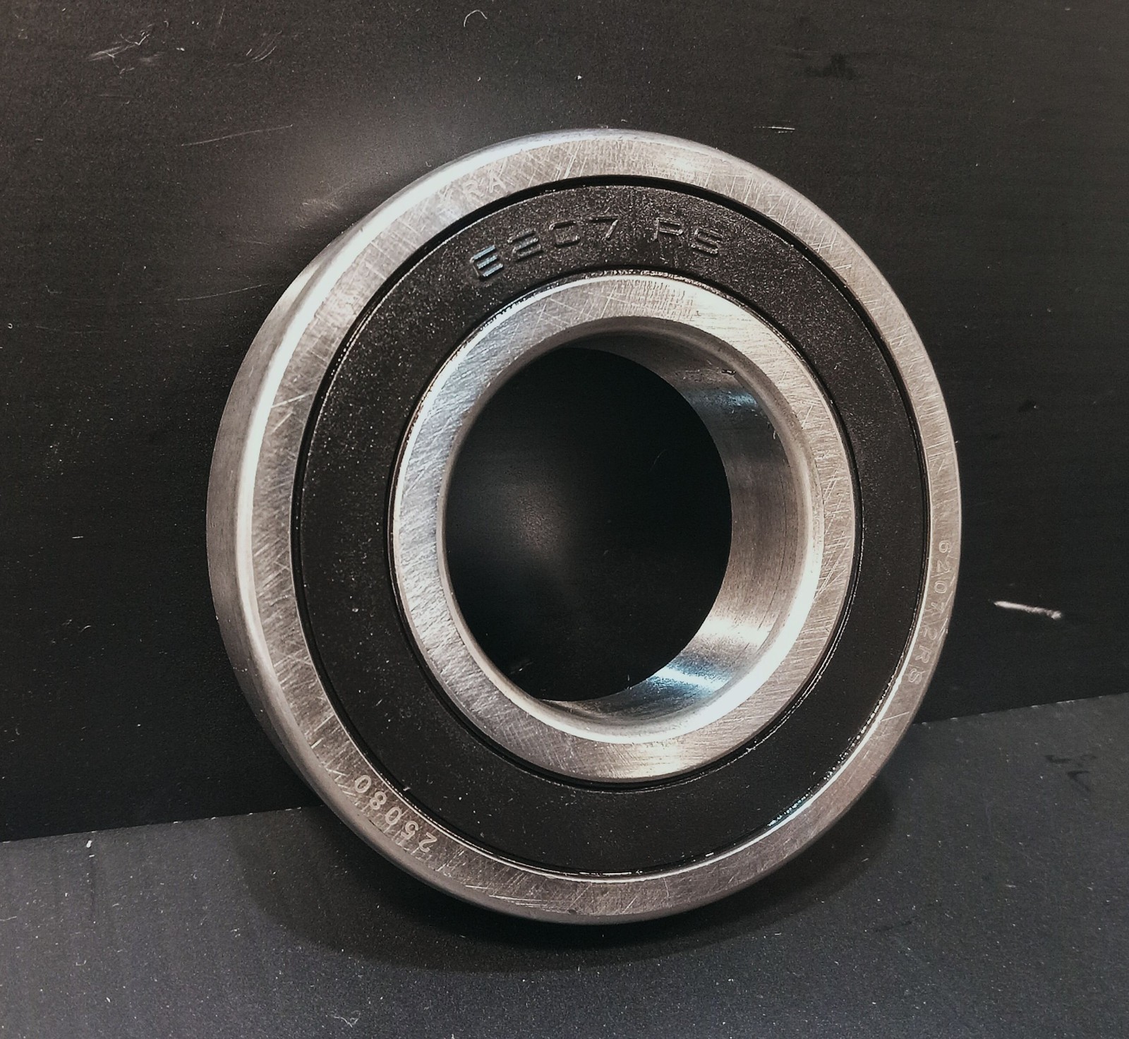 1 NEW KRA 6207-2RS RADIAL DEEP GROOVE BALL BEARING NNB ***MAKE OFFER***