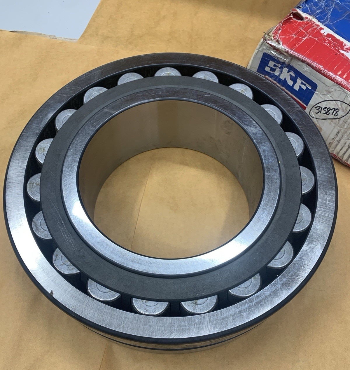 22232CCK/W33 SKF EXPLORER SPHERICAL ROLLER BEARING *NEW***