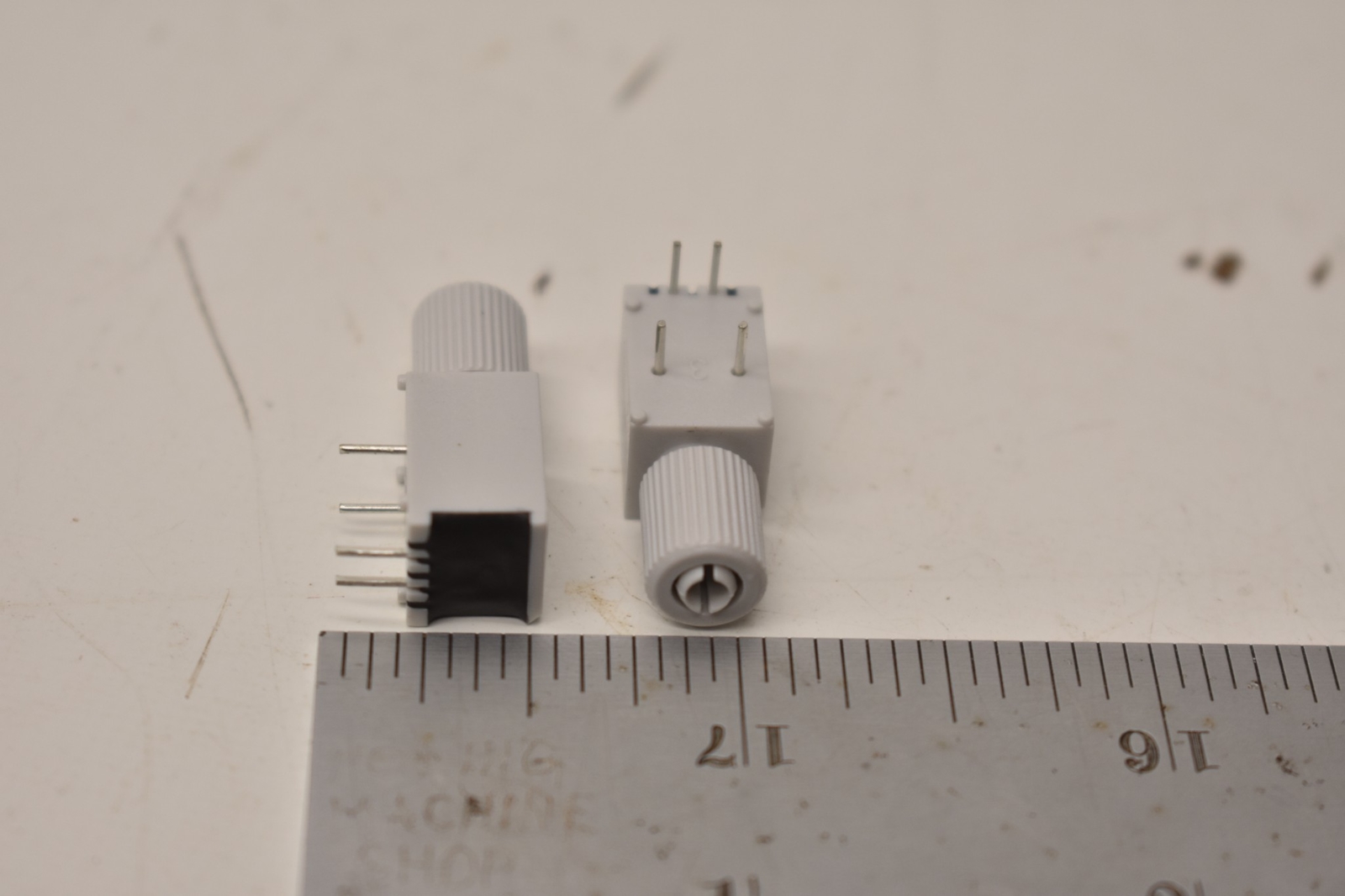 INFINEON SFH756V PLASTIC FIBER OPTIC TRANSMITTER 0714 OEM PARTS QTY: 2 EACH
