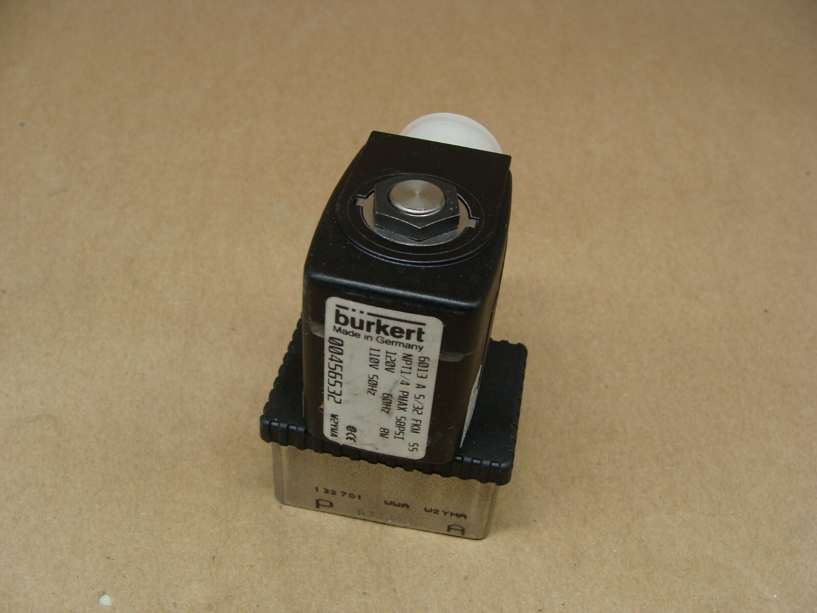 BURKERT FLUID CONTROL SOLENOID VALVE 6013 A 5/32 FKM 55 NPT1/4 58PSI 110-120V 8W