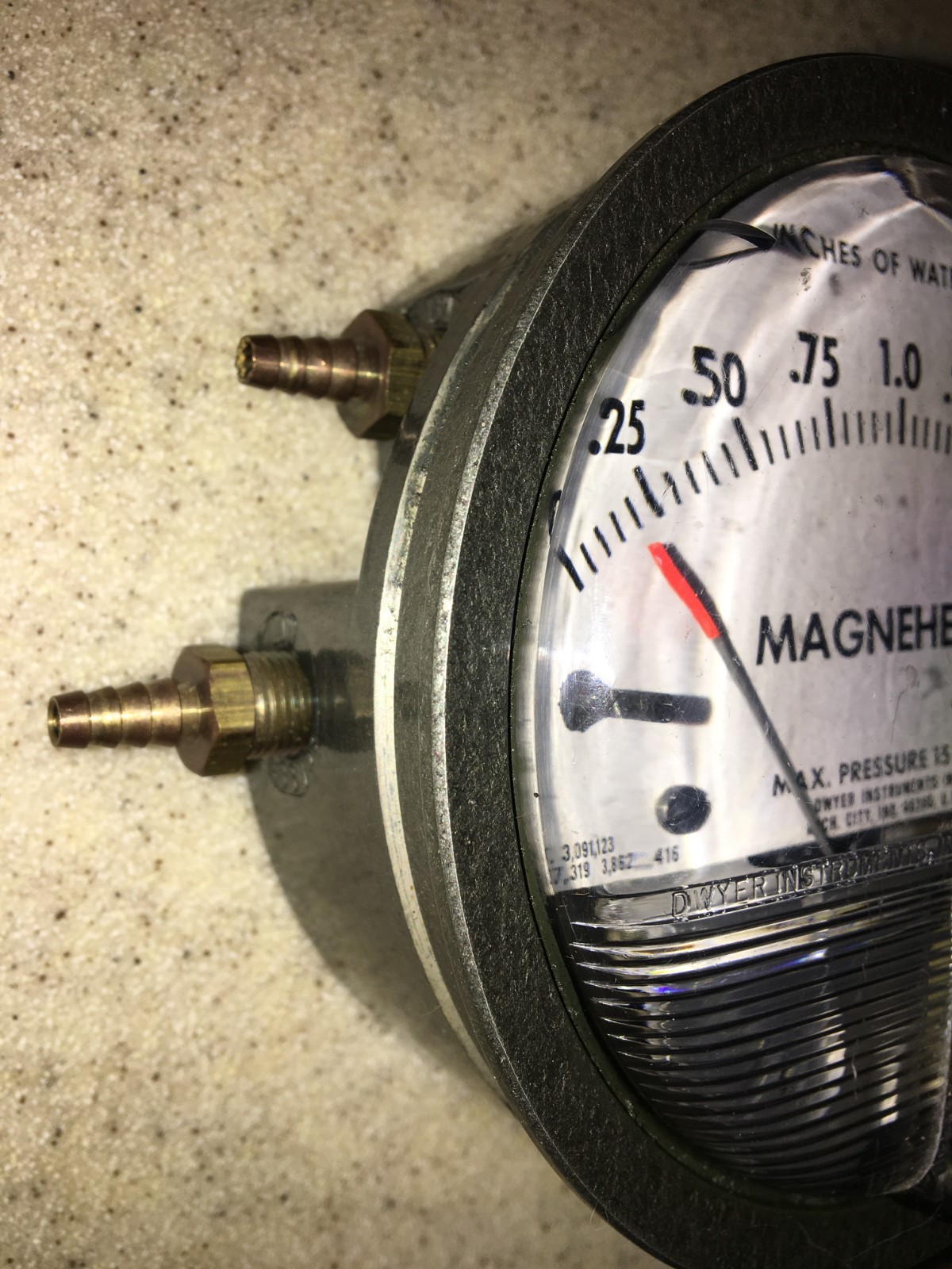 DWYER INSTRUMENTS MAGNEHELIC 2002C DIFFERENTIAL PRESSURE GAUGE