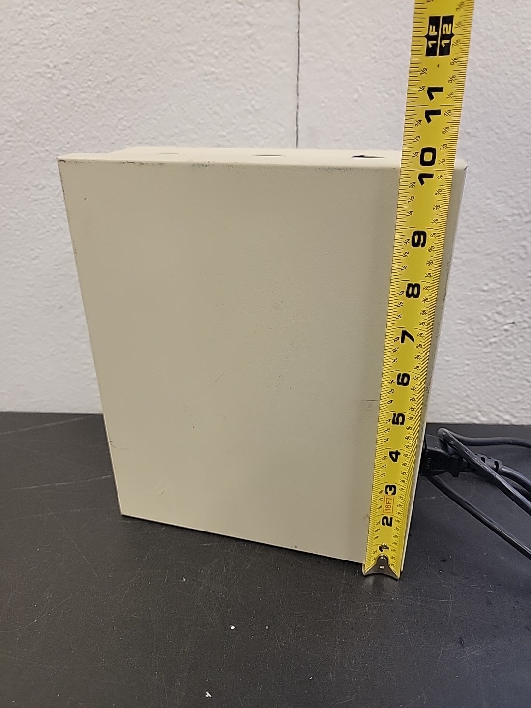 CCTV Power Supply (13.5V DC, 10 Amp, 18 Path) TR-C12VDC18P10A