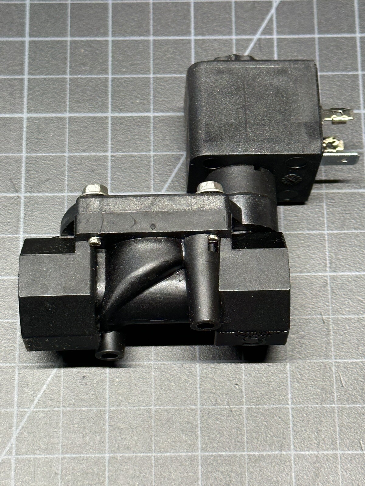 Spartan Scientific Solenoid Valve – 1/2″ NPT 2NC 120VAC 150PSI – 3585-020-9237B