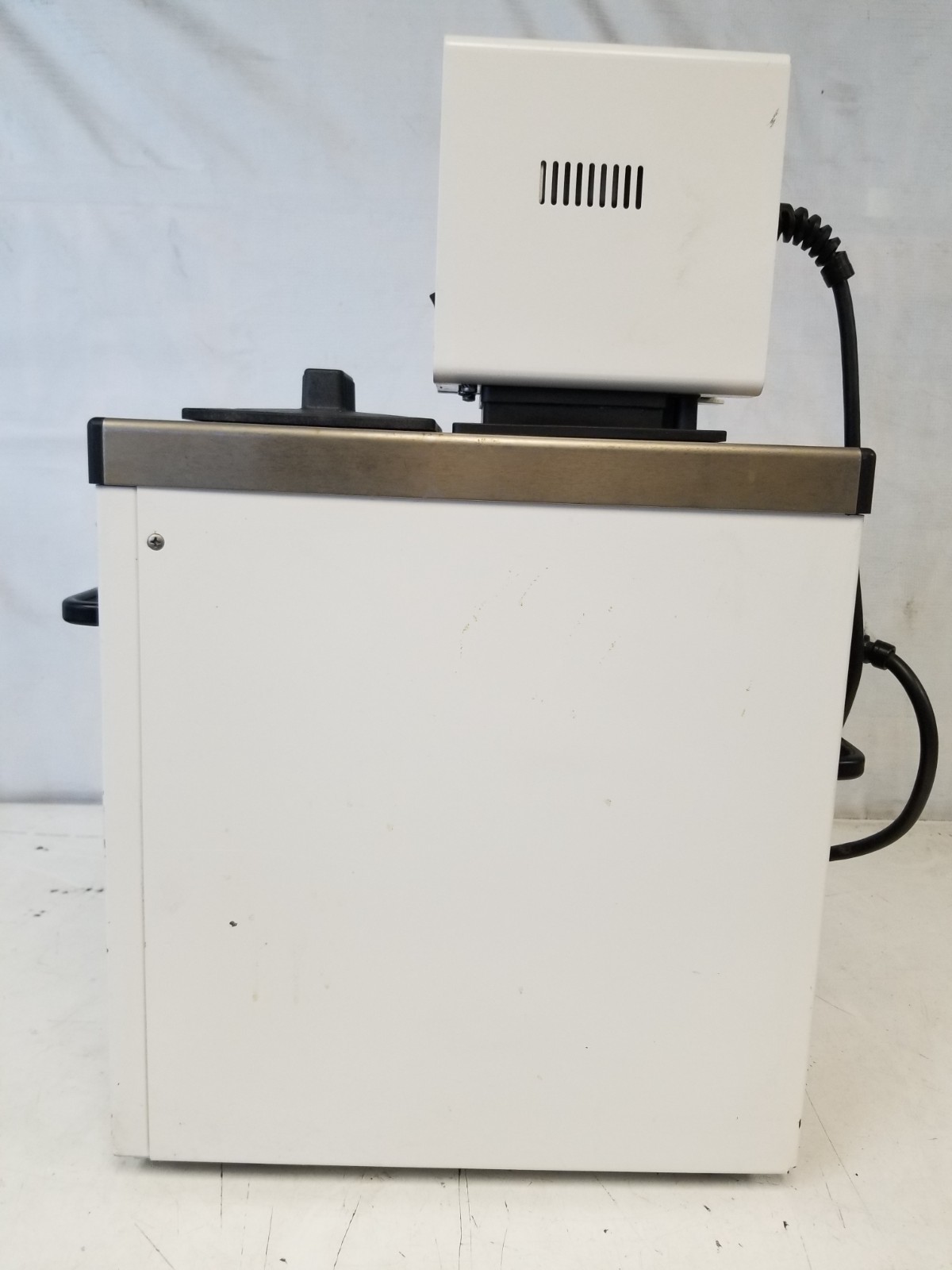 THERMO SCIENTIFIC HAAKE DC 10 K10 CIRCULATING WATER BATH CHILLER