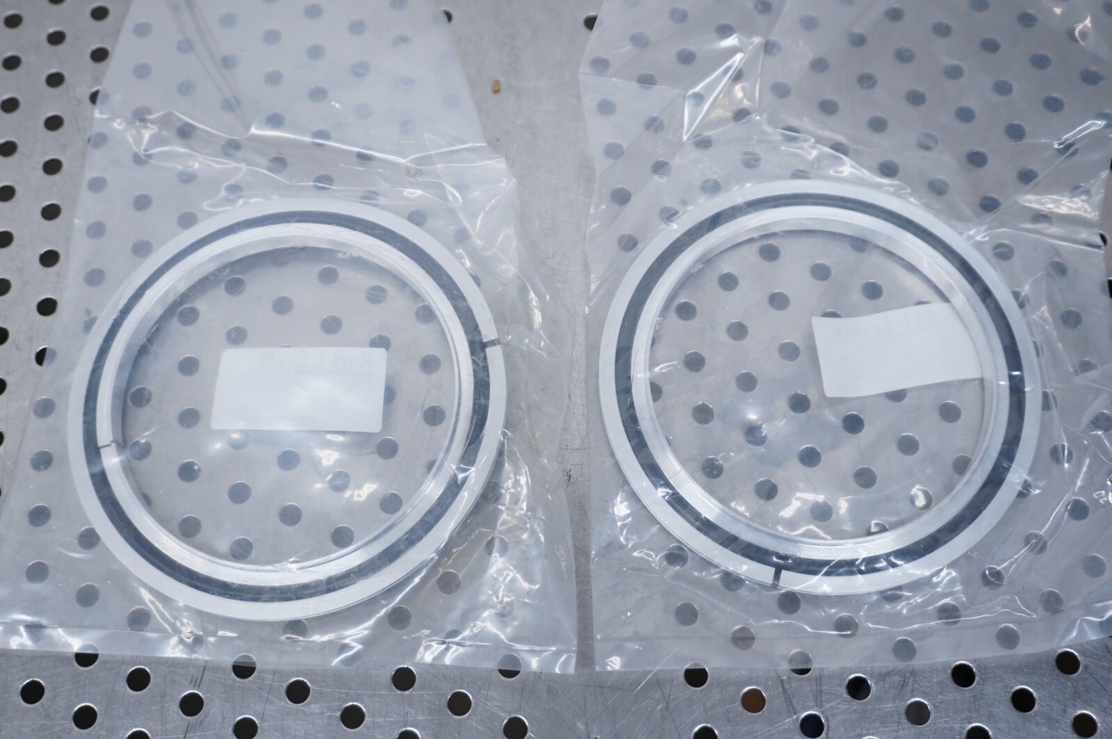 (Qty 2) KURT J LESKER QF100-AABR centering ring BUNA n, aluminum