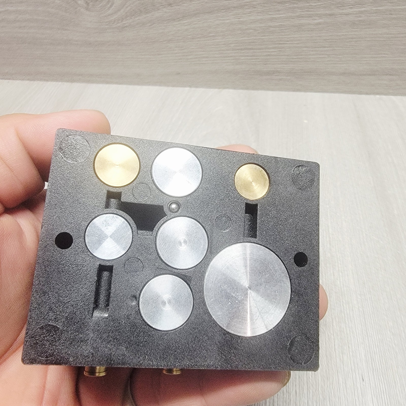 Norgren DO039A Two-Hand Pneumatic Switch Control Module