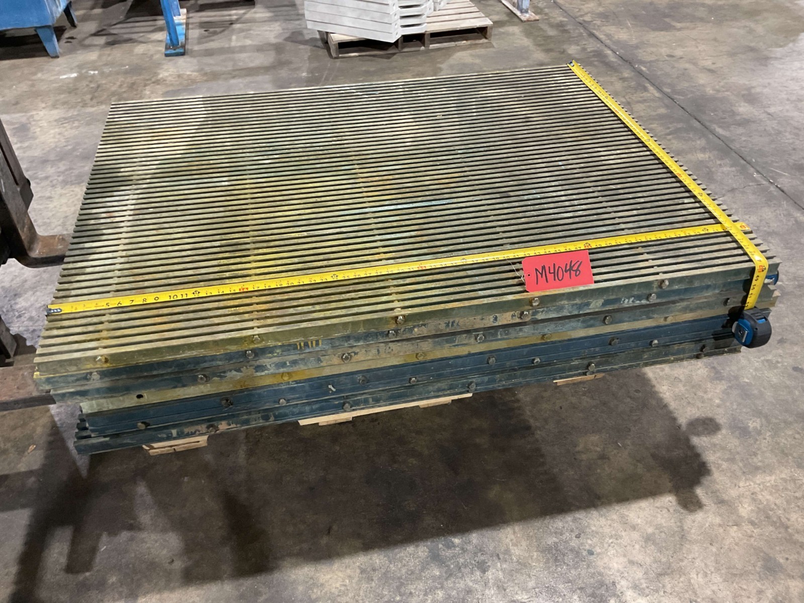 Pultruded Fiberglass Grating (1 Lot of 8) M4048
