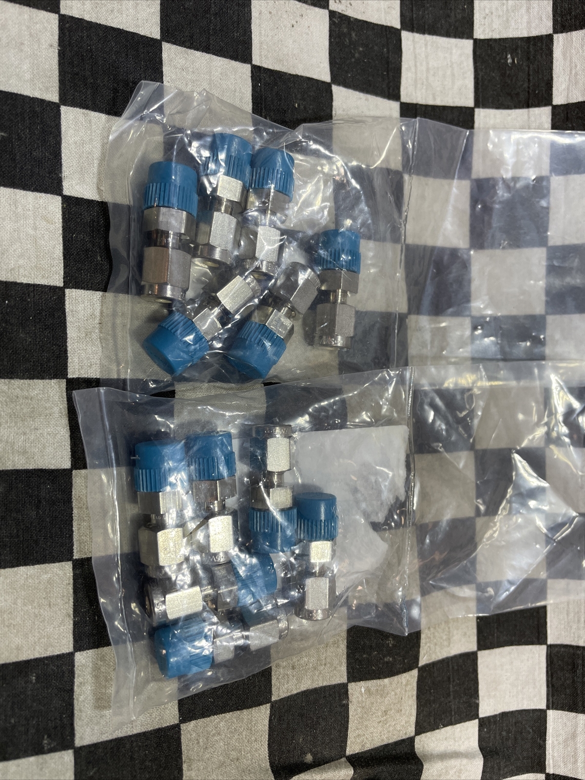 SWAGELOK SS-2-TA-7-4, SS-200-1-2, MALE CONNECTOR 1/8″ LOT OF 16 SHIPSAMEDAY#YB14