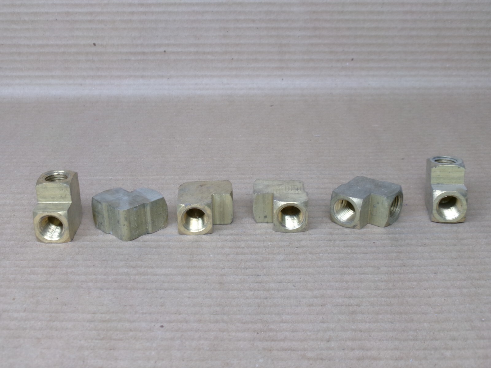 NEW LOT OF 6 PARKER/SWAGELOK 1/2” OPENING FEMALE BRASS ELBOW NPT