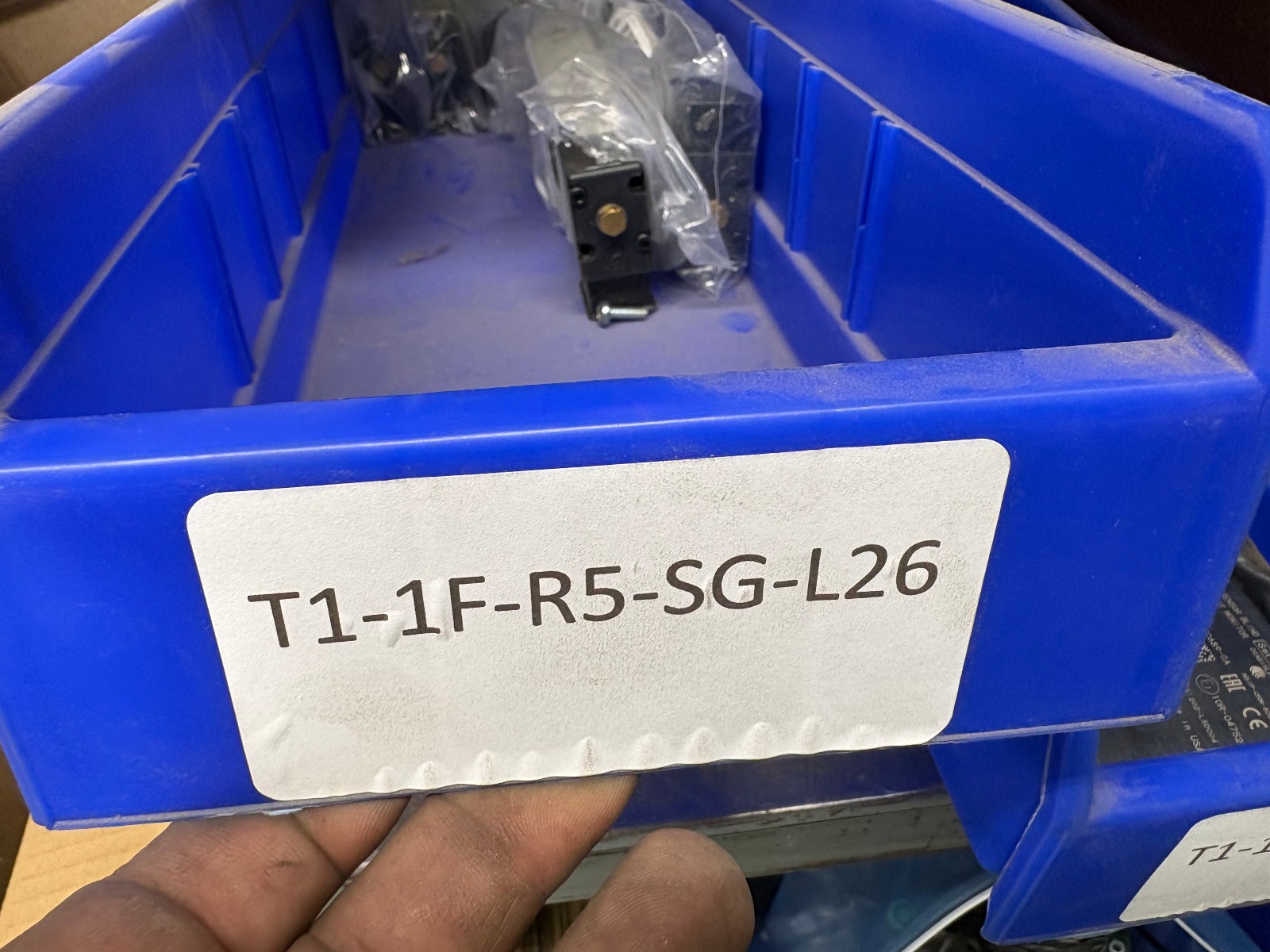 AVENTICS L12BB552B000061 W/NUMATICS 226-749B *SEE PICTURES*