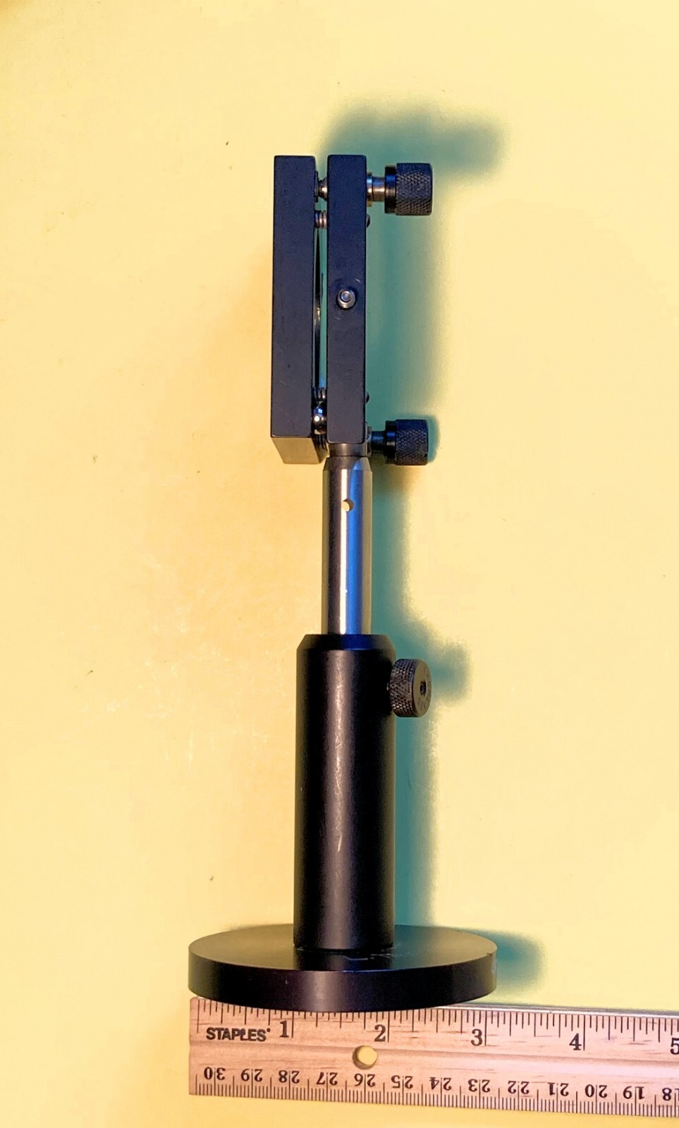 Thorlabs 2″ mirror mount on 4″ post with Newport 3″ magnetic base MB-1